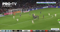 Goalkeeperul celor de la Minnesota s-a facut de ras, atunci cand a vrut sa retina o minge trimisa slab catre poarta pe care o apara - VIDEO