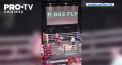 Doi luptatori au cazut concomitent la pamant dupa ce s-au lovit simultan in fata la o partida de box din Australia - VIDEO