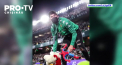 Gest nobil din partea fanilor gruparii Real Betis. Suporterii prezenti in tribune au aruncat mii de jucarii pe teren - VIDEO
