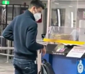 Novak Djokovic nu a fost lasat sa intre in Australia si a fost dus la un hotel de carantina pentru refugiati - VIDEO