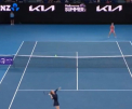 Dupa ce a invins in primul set cu 6 la 2, Halep a cedat cu 5 la 7 in actul secund - VIDEO