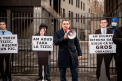 
Maia Sandu, Igor Grosu si Mihai Popsoi - adusi la protestul organizat de partidul SOR? Cum au fost surprinsi in fata sediului Moldovagaz - FOTO