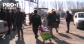 Ambuteiajele de la vama Palanca au continuat si astazi. La intrare in tara s-au adunat zeci de voluntari, care ofereau chirie si transport gratuit celor care aveau nevoie - VIDEO