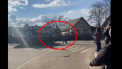 Noi imagini impresionante cu ucraineni care incearca sa opreasca tancurile cu mainile goale - VIDEO 