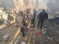 Bombardamente intr-un cartier din Kiev: Un mort si 4 raniti - FOTO