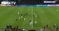 Partida din campionatul Germaniei dintre Bochum si Borussia Monchengladbach a fost intrerupta si suspendata dupa ce unul dintre asistentii arbitrului principal a fost lovit in cap cu un obiect aruncat din tribune - VIDEO