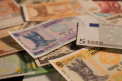 Curs valutar BNM pentru 5 aprilie. Cat costa astazi un euro si un dolar - FOTO
