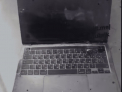 Dupa ce si-a pierdut vesta antiglont, un soldat rus gasit mort la Irpin isi pusese pe sub haine un laptop furat dintr-o casa ucraineana