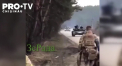 Imagini cu un grup de soldati ucraineni, care au fost efectiv spulberati de la foarte mica distanta de un tanc rusesc ce s-a apropiat de ei fara ca nimeni sa se alarmeze - VIDEO