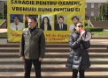 Au parasit sedinta Parlamentului pentru a protesta in fata institutiei. Sustinatorii SOR - replici dure la adresa celor de la guvernare - VIDEO