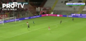 Legendarul portar, Gianluigi Buffon a comis o gafa in timpul unui meci din liga secunda a Italiei. Acesta a dat cu piciorul pe langa minge - VIDEO