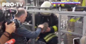 Operatiune “speciala” de salvare in Ucraina. Pompierii au salvata o pisica, ramasa blocata intr-o cladire distrusa de bombardamente, in orasul Borodianka - VIDEO
