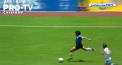 Un tricou in care a jucat legendarul fotbalist, Diego Armando Maradona, a fost vandut la licitatie cu o suma record de aproape opt milioane si jumatate de euro - VIDEO