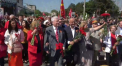 Vladimir Voronin - prezent la marsul Victoriei. Participantii au depus flori la Complexul memorial Eternitate - FOTO/VIDEO