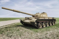Au ramas fara rezerve de tancuri moderne? Rusii au scos de la „naftalina” depasitele tancuri sovietice T-62 - VIDEO