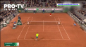 Tenismenul Rafael Nadal l-a invins intr-o batalie dificila, care a durat peste patru ore de joc, pe marele sau rival, sarbul Novak Djokovic, actualul detinator al trofeului de la Roland Garros - VIDEO