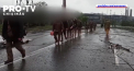 Peste o mie de soldati ucraineni care s-au predat in orasul Mariupol au fost transferati in Rusia pentru investigatii - VIDEO