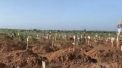Mariupol, „caravana nesfarsita a mortii”. Cum arata un cimitir in care sunt ingropati civilii ucisi in orasul ocupat de rusi - VIDEO
