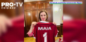 Maia Sandu - fana clubului Rapid Bucuresti. Presedintele Republicii Moldova a primit un cadou simbolic din partea suporterilor clubului roman 