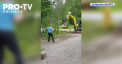 Au luat o pauza de la munca pe santier pentru a schimba cateva pase cu... excavatorul - VIDEO