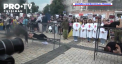 Rudele prizonierilor de razboi ucraineni capturati de fortele ruse in Azovstali, Mariupol, au organizat o manifestatie-spectacol la Kiev. Acestea au inscenat atacul asupra inchisorii la Olenivka - VIDEO