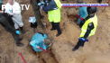Aproximativ 146 de cadavre ale celor care au murit in timpul bataliei pentru orasul Izium au fost deja exhumate. Printre cadavrele identificate se numara copii si soldati, iar unele prezinta semne de tortura - VIDEO