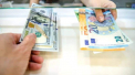 Euro - scade din nou. Dolarul creste. Curs valutar pentru 27 septembrie - FOTO