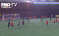 Un mod neobisnuit de a marca un penalty vine din Rusia. Un jucator a trimis mingea in plasa, executand un element acrobatic. Faza a avut loc intr-o liga de amatori - VIDEO