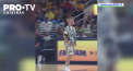 Un pusti aflat in tribune la un meci de bachet, s-a simtit pret de cateva secunde un adevarat star din NBA - VIDEO