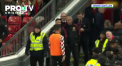 Cristiano Ronaldo a fost nemultumit de faptul ca nu a jucat niciun minut in partida cu Tottenham. Starul echipei Manchester United a plecat la vestiare, inainte de finalizarea timpului regulamentar - VIDEO 
