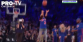 El este cel mai norocos fan al clubului New York Knicks. Un tanar din Statele Unite a nimerit in cos de la jumatate de teren si a castigat un... automobil - VIDEO