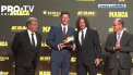 Robert Lewandowski a primit "Gheata de Aur", trofeu oferit celui mai bun marcator din sezonul precedent. Atacantul a cucerit acest premiu pentru al doilea an consecutiv, dupa ce a reusit 35 de goluri in tricoul lui Bayern Munchen, fosta echipa a polonezului - VIDEO