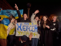 Imagini de la Kiev cu oamenii care au sarbatorit pe strazi eliberarea Hersonului de sub ocupatia rusa - FOTO 