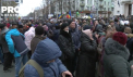  Zeci de oameni adusi organizat au protestat in fata Procuraturii Generale. „- Multi oameni au fost in autobuz? - Cam vreo 50, un autobuz plin” - VIDEO