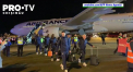 Si fotbalistii francezi au avut parte de sustinerea fanilor. "Cocosii Galici" au revenit aseara la Paris, unde au fost asteptati de peste 15 mii de microbisti, care i-au ovationat pe proaspetii vicecampioni mondiali - VIDEO
