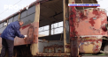 Dupa picturile murale ale celebrului englez Banksy, un pictor francez a desenat peretii in ruine din orasele ucrainene. Christian Gami a creat o multime de graffiti in Bucea, Gostomel si Kiev - VIDEO 