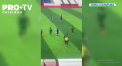 Scene incredibile la un meci de fotbal feminin din Africa. Jucatoarele au batut cu pumnii si picioarele arbitrul - VIDEO