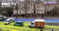 Un urias steag ucrainean, vopsit in fata ambasadei Rusiei de la Londra - VIDEO