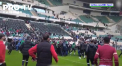 O partida din a treia liga din Turcia a fost marcata de violente. Fanii clubului Bursaspor s-au luat la bataie cu suporterii adversi - VIDEO