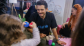 Orlando Bloom a vizitat copiii din Ucraina. Actorul a avut o discutie si cu Volodimir Zelenski - VIDEO