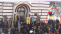 Scandal intr-o biserica din regiunea Cernauti, dupa ce preotii afiliati Moscovei nu au primit sicriul unui soldat ucis de rusi, iar credinciosii au spart usa - VIDEO 