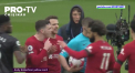 Decizie surprinzatoare luata in cazul arbitrului care l-a lovit cu cotul in fata pe fundasul lui Liverpool - VIDEO