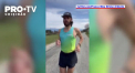 Record mondial la alergat: Guillaume de Lustrac a alergat un maraton cu spatele in trei ore si 25 de minute - VIDEO