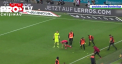 Zeci de mingi de tenis au fost aruncate pe terenul de fotbal la partida dintre Koln si Bayer Leverkusen din Bundesliga. Ce au protestat fanii germani - VIDEO 