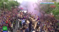 Parada unica pentru celebrarea titlului in La Liga: Doua autocare au defilat printre miile de fani iesiti pe strazi. Jucatorii s-au dat in spectacol - VIDEO
