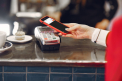 Mastercard: fiecare a patra plata contactless in Moldova este efectuata cu un card digital din gadget