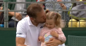 A furat toata atentia la Wimbledon. Fiica lui Radu Albot a emotionat si a adunat aplauzele publicului, in timp ce si-a felicitat tatal, dupa victoria din semifinale - VIDEO 