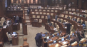 Suparati ca niciun proiect propus nu le-a fost aprobat, socialistii si comunistii au plecat de la sedinta Parlamentului. Batrancea: "Boicotam aceasta sedinta si va lasam." Grosu: "Va invit la intonarea imnului, la final"
