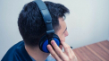 Angajatul unui call center din Germania a suferit leziuni permanente dupa un atac audio cu frecventa inalta