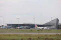 Inca 8 aeroporturi franceze au fost evacuate joi din cauza amenintarilor cu bomba